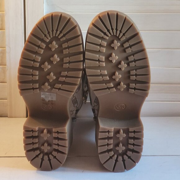 $106 NWT MICHAEL KORS Natural/Luggage Signature Boot - Picture 7 of 10